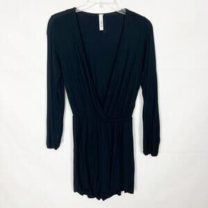 Jolie Long Sleeve V-Neck Black Romper Size Small